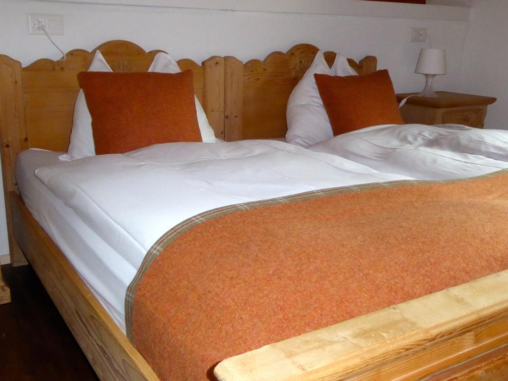 Hotel Roseg-Gletscher بونتريسنا الغرفة الصورة
