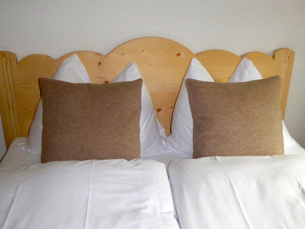 Hotel Roseg-Gletscher بونتريسنا الغرفة الصورة